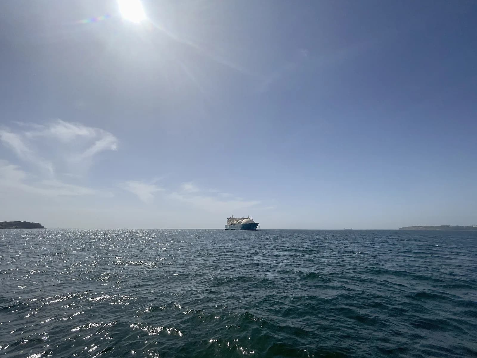 Qatari LNG Carrier Al Rekayyat Struck Near Hormuz, Crew Evacuated Safely