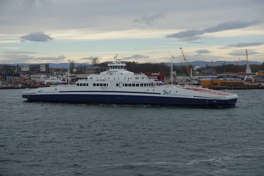 Bastø V