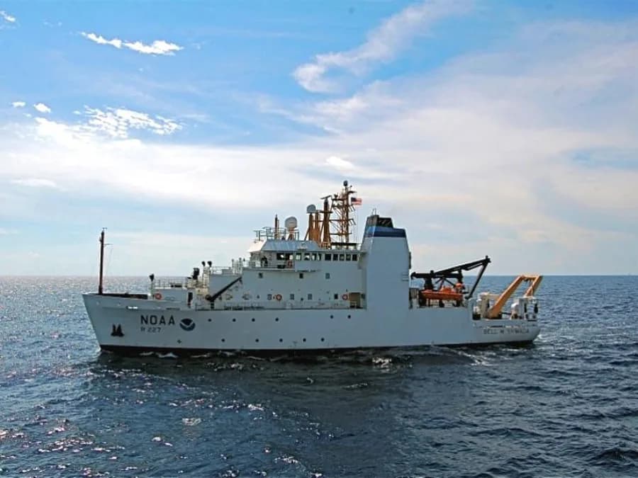NOAAS Bell M. Shimada