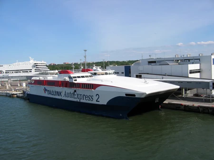 HSC Tallink AutoExpress 2