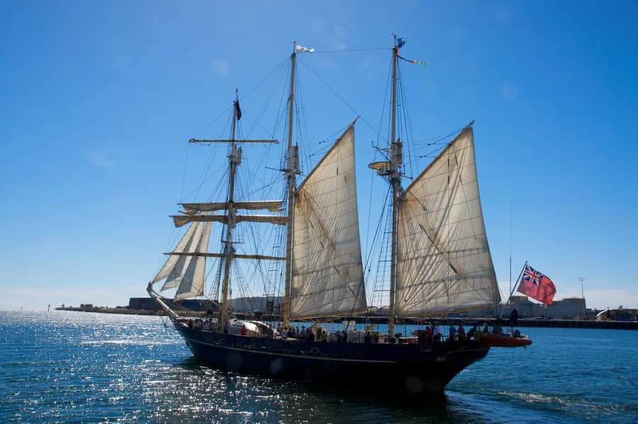 STS Leeuwin II