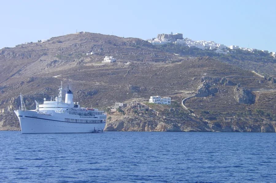 MV Serenade