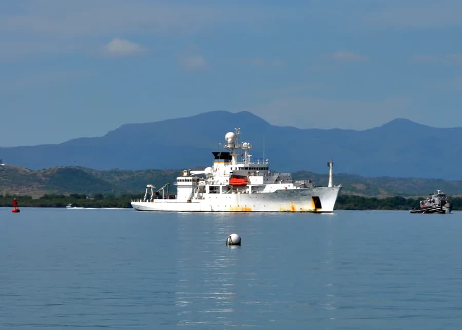 USNS Henson