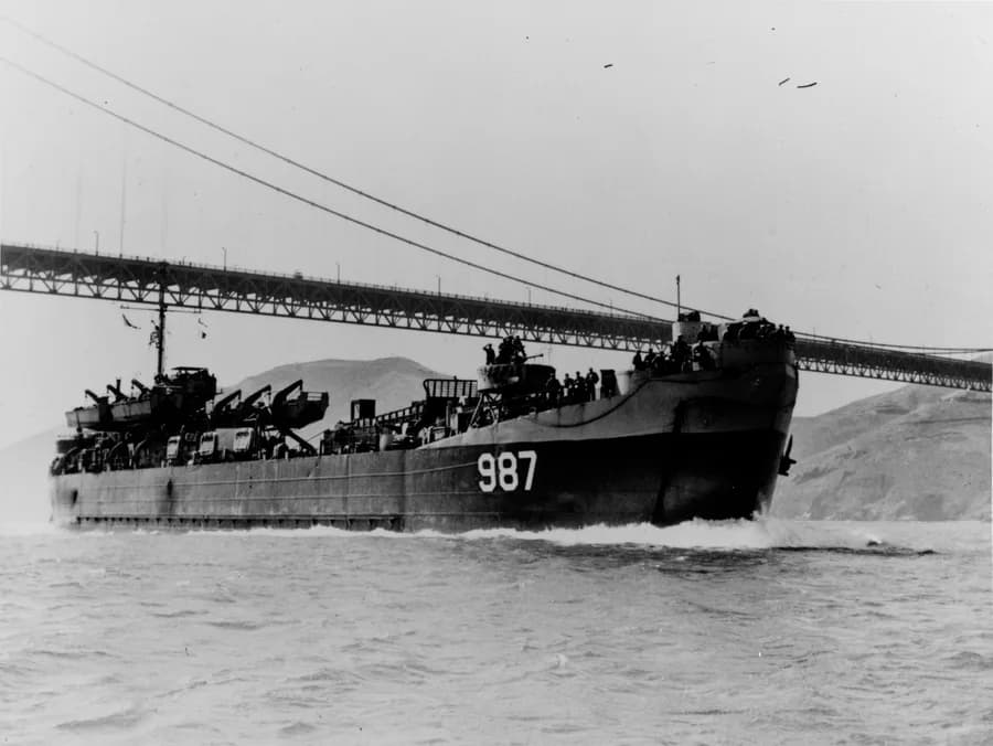 USS LST-987
