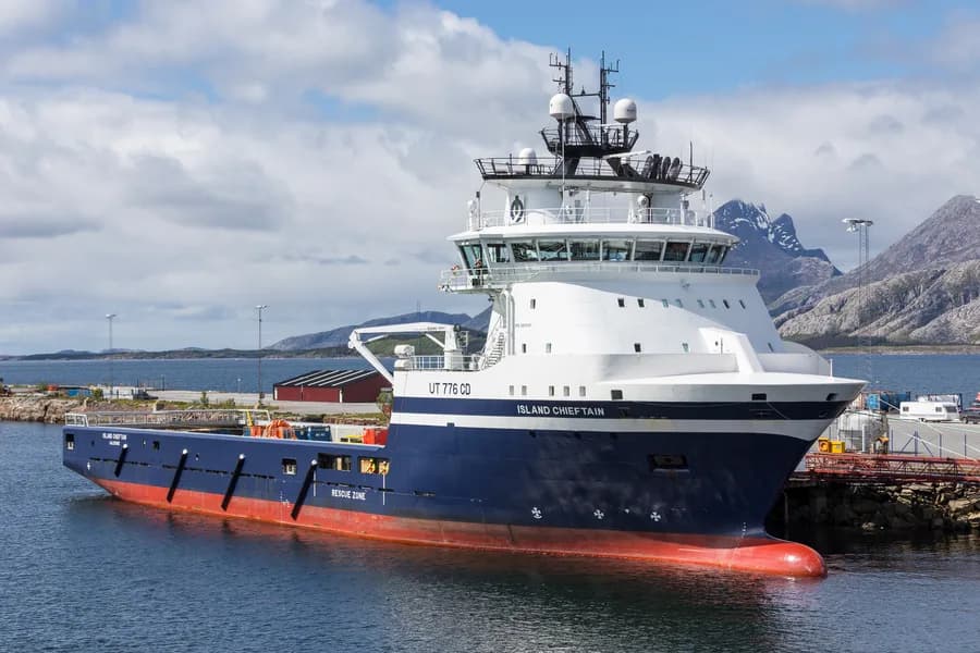 ISLAND CHIEFTAIN