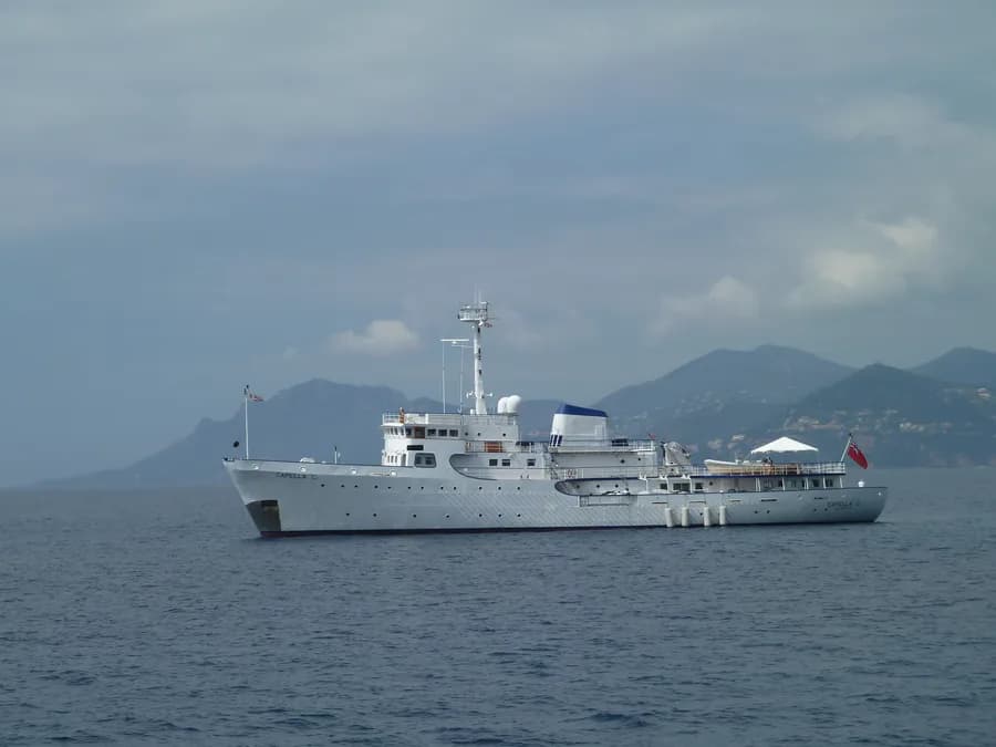 Capella C