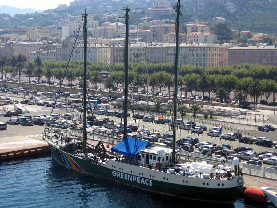 Rainbow Warrior II