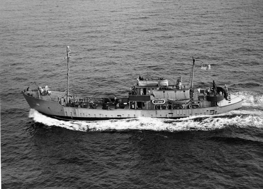 USS Captor