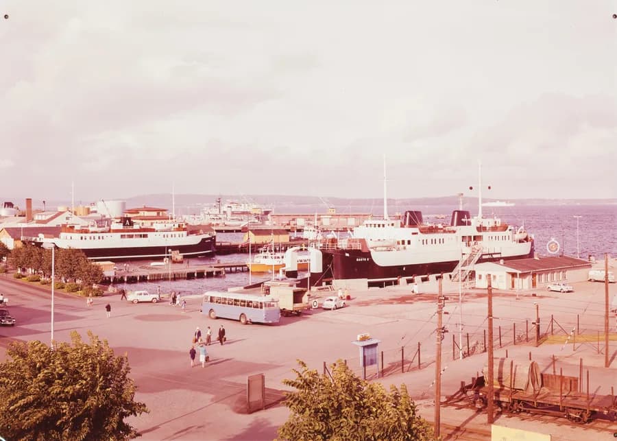 Bastø III