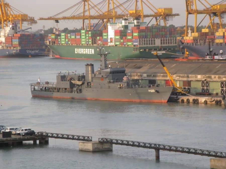 SLNS Sayura