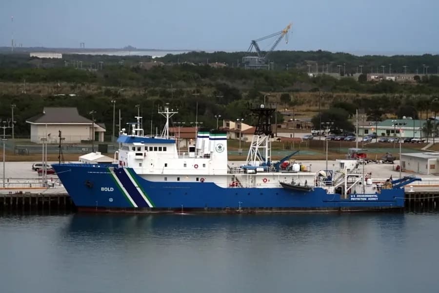 USNS Bold