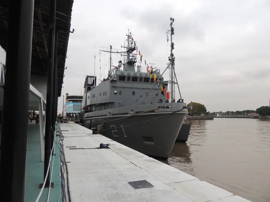 ARA PUERTO ARGENTINO