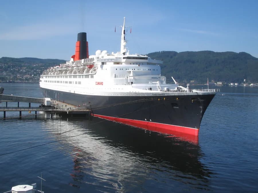 Queen Elizabeth 2