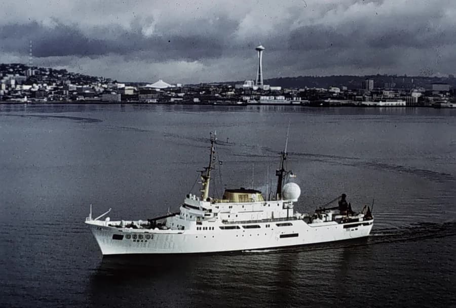 NOAAS Oceanographer